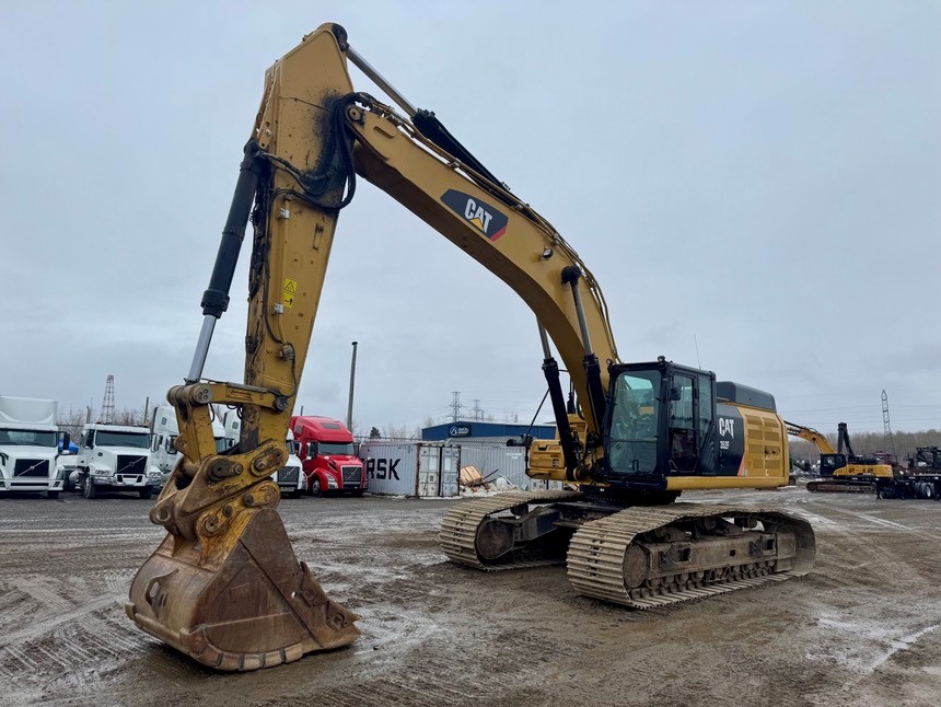 2016 Caterpillar 352F Excavator