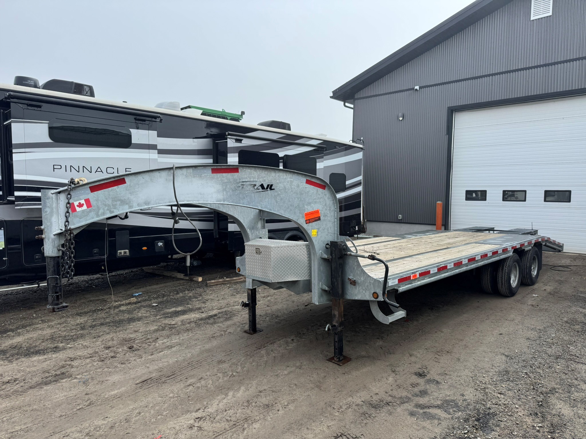 2018 K-Trail G20 Tandem Gooseneck Flatbed Trailer