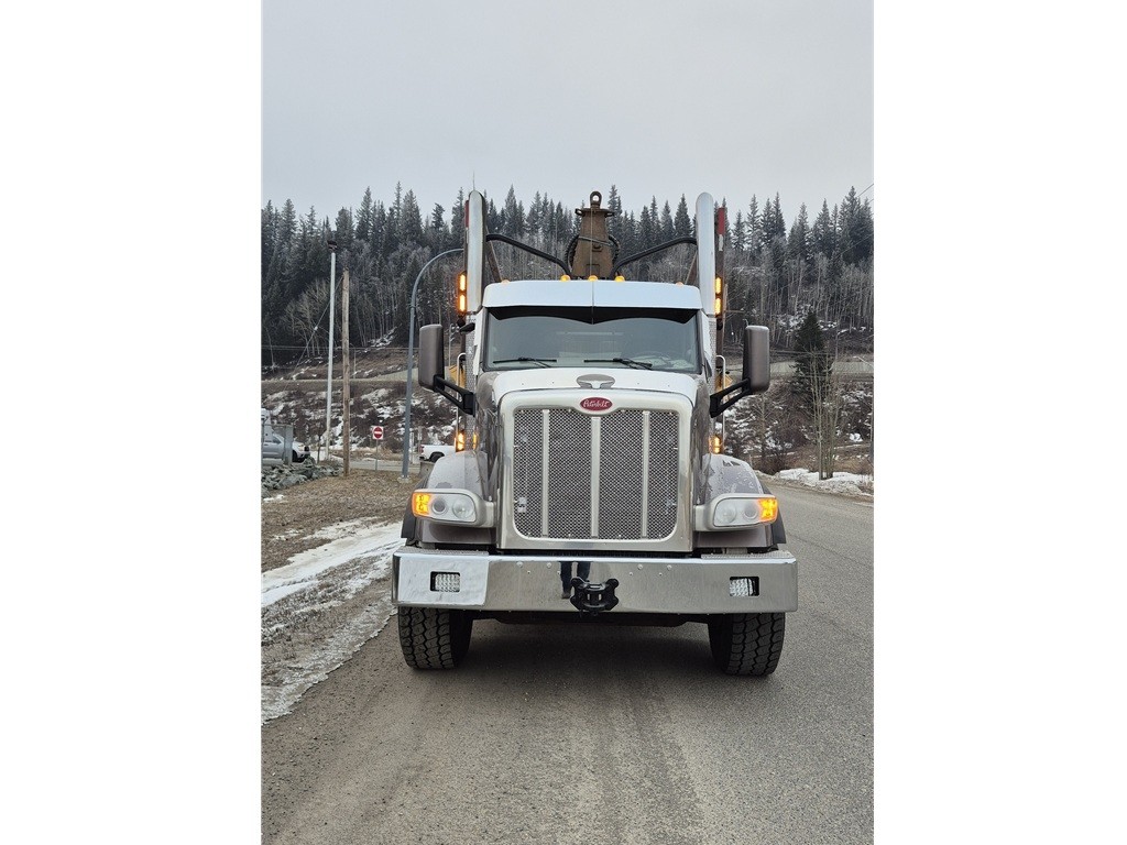 2019 Peterbilt 567 Log Truck